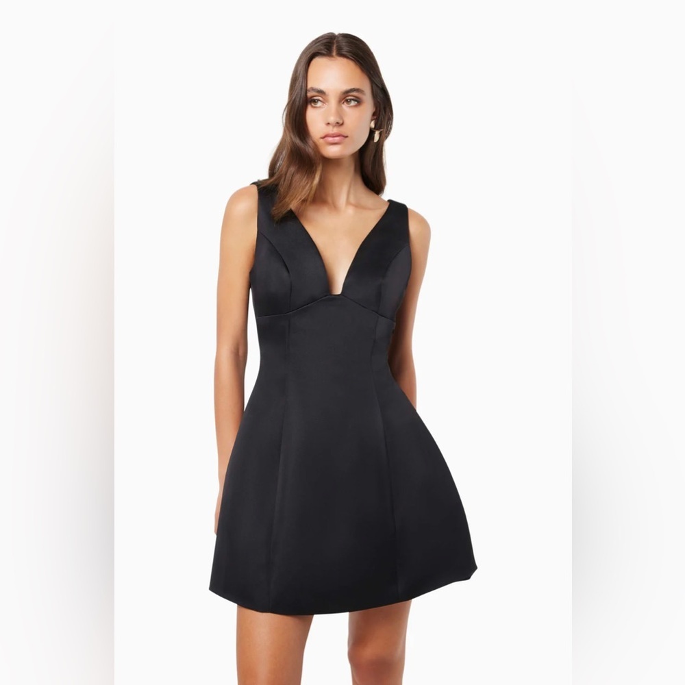 Elliatt Cocktail Structure Mini Dress -Black Size Small